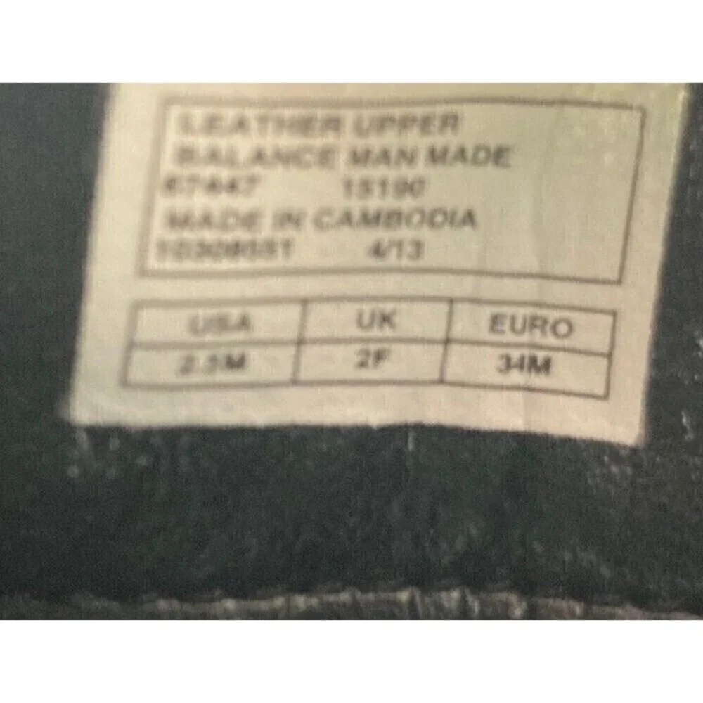 Clarks Lace Up Semi-Brogue Shoes Girls Size US 2.5M EU 34 NEW